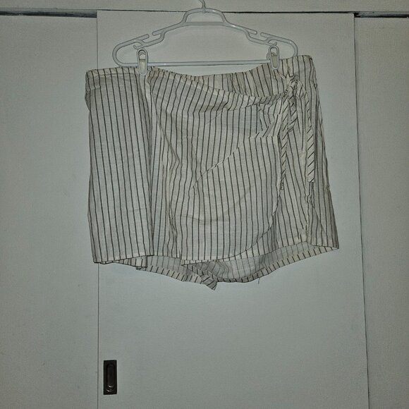 NWT Torrid Pull-On High Rise Beach Cotton Side-Tie Skort (3X) - Picture 8 of 8